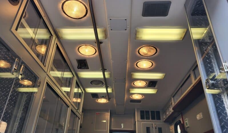 
								2008 Chevy Kodiak 6.6L with Allison McCoy Miller Ambulance or Command/Support Vehicle full									