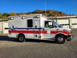 
										2007 G3500 6.6L Wheeled Coach Ambulance full									