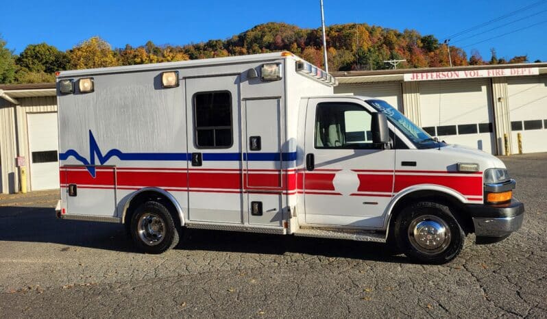 
								2007 G3500 6.6L Wheeled Coach Ambulance full									