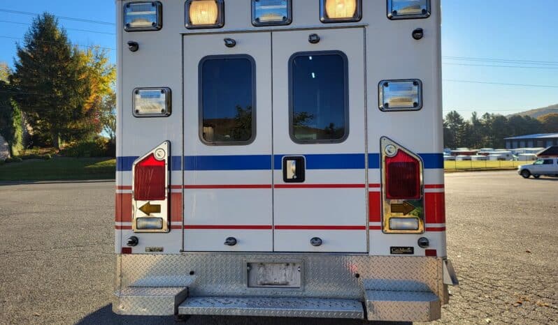 
								2007 G3500 6.6L Wheeled Coach Ambulance full									