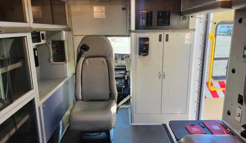 
								2007 G3500 6.6L Wheeled Coach Ambulance full									