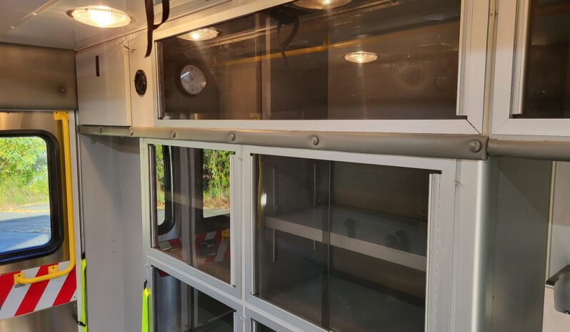 
								2007 G3500 6.6L Wheeled Coach Ambulance full									