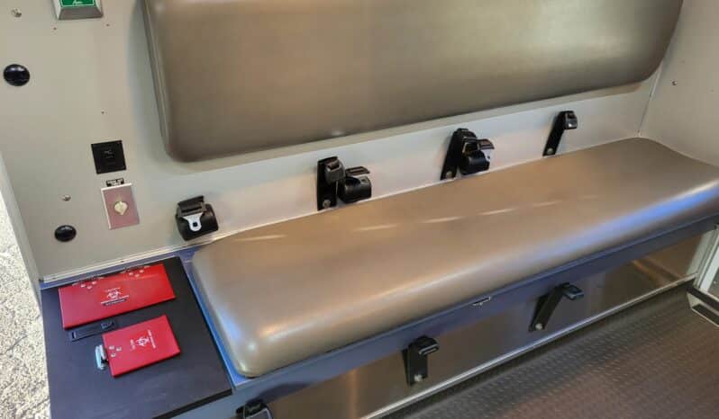 
								2007 G3500 6.6L Wheeled Coach Ambulance full									