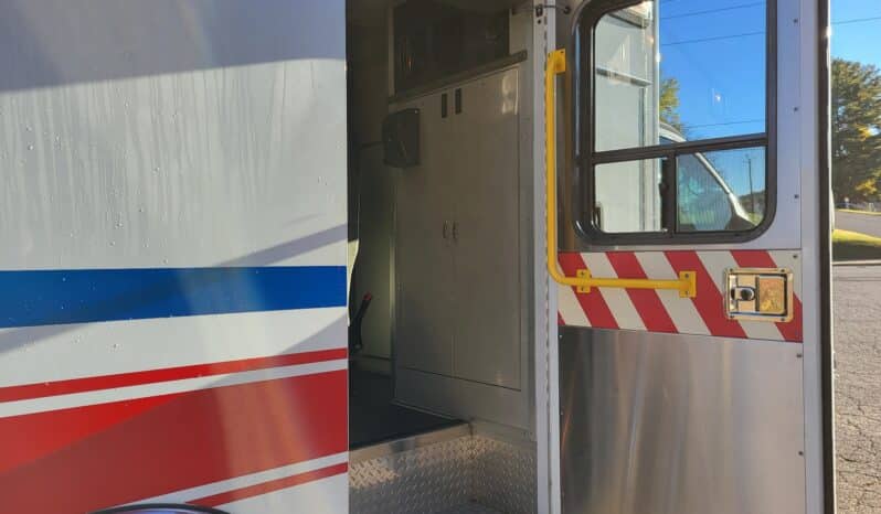 
								2007 G3500 6.6L Wheeled Coach Ambulance full									