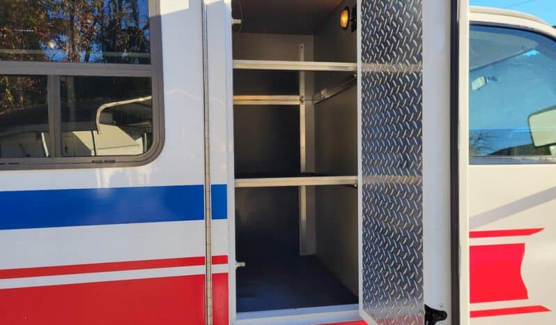 
								2007 G3500 6.6L Wheeled Coach Ambulance full									