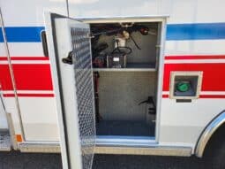 
										2007 G3500 6.6L Wheeled Coach Ambulance full									