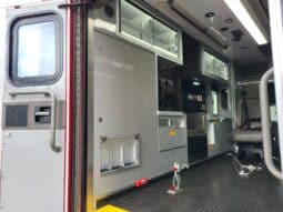 
										2014 F450 6.7L AEV Ambulance full									
