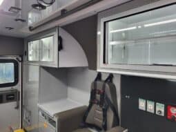 
										2014 F450 6.7L AEV Ambulance full									