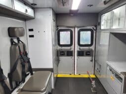 
										2014 F450 6.7L AEV Ambulance full									