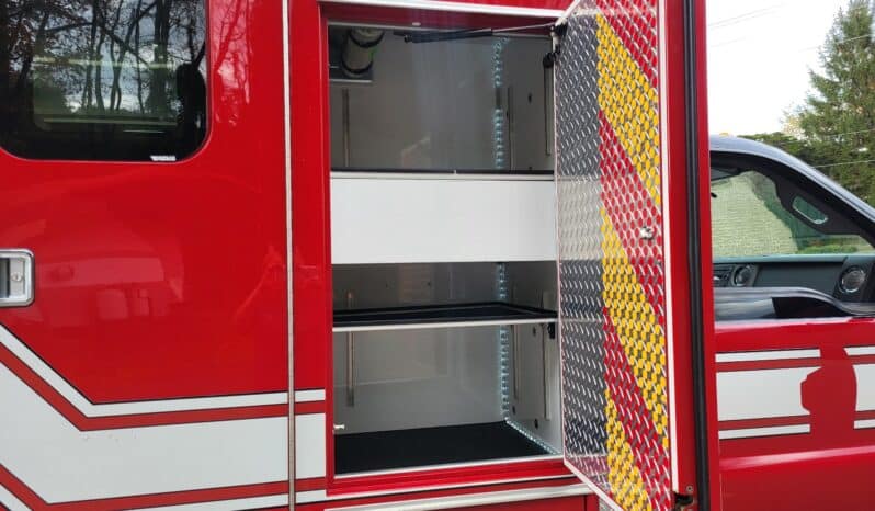 
								2014 F450 6.7L AEV Ambulance full									