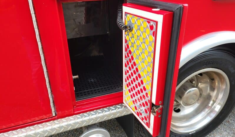 
								2014 F450 6.7L AEV Ambulance full									