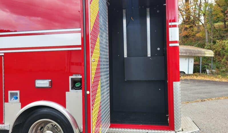 
								2014 F450 6.7L AEV Ambulance full									
