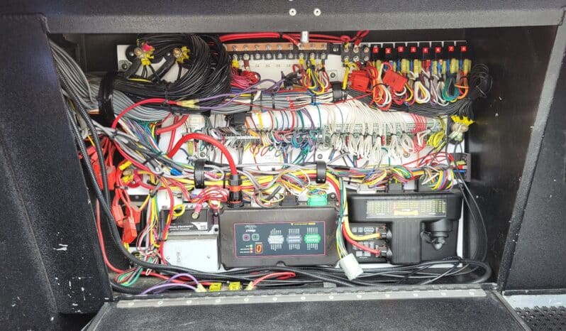 
								2014 F450 6.7L AEV Ambulance full									