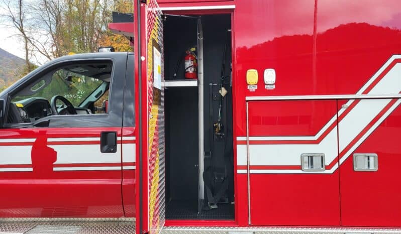 
								2014 F450 6.7L AEV Ambulance full									