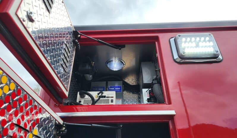 
								2014 F450 6.7L AEV Ambulance full									