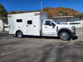 New F450 4×4 6.7L Braun Super Chief Stock Build Remount Ambulance