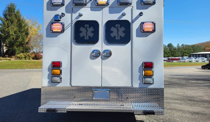 
								New F450 4×4 6.7L Braun Super Chief Stock Build Remount Ambulance full									