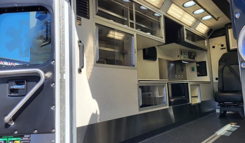 
								New F450 4×4 6.7L Braun Super Chief Stock Build Remount Ambulance full									