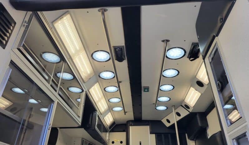 
								New F450 4×4 6.7L Braun Super Chief Stock Build Remount Ambulance full									