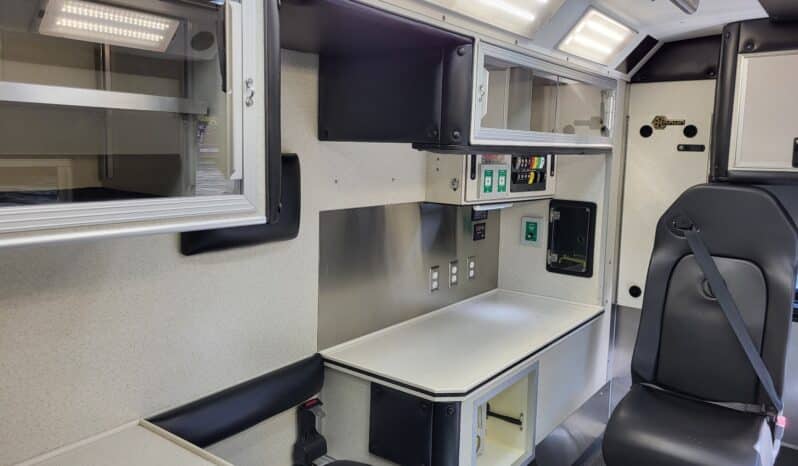 
								New F450 4×4 6.7L Braun Super Chief Stock Build Remount Ambulance full									