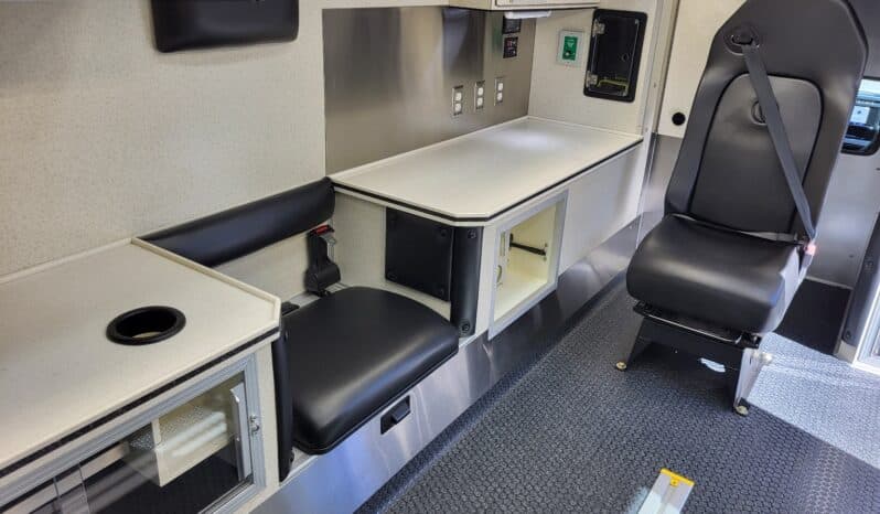 
								New F450 4×4 6.7L Braun Super Chief Stock Build Remount Ambulance full									