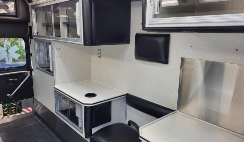 
								New F450 4×4 6.7L Braun Super Chief Stock Build Remount Ambulance full									