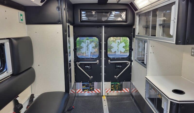 
								New F450 4×4 6.7L Braun Super Chief Stock Build Remount Ambulance full									