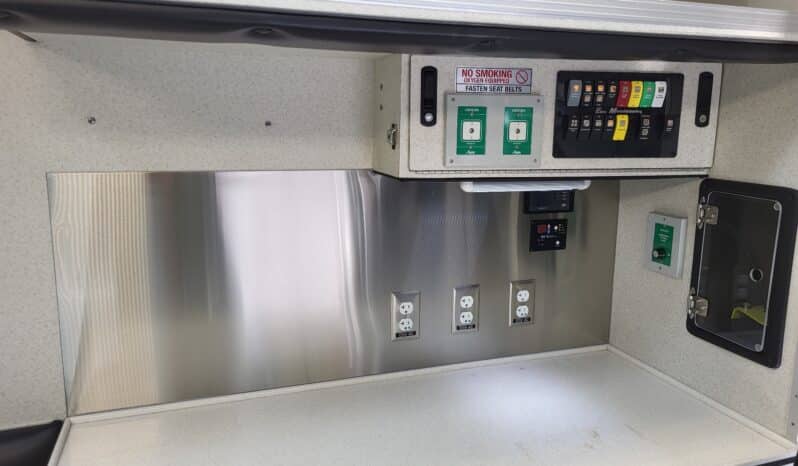 
								New F450 4×4 6.7L Braun Super Chief Stock Build Remount Ambulance full									