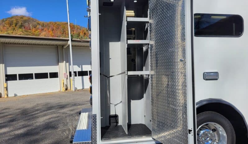 
								New F450 4×4 6.7L Braun Super Chief Stock Build Remount Ambulance full									