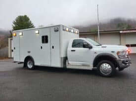 New RAM 5500 4×4 Horton Stock Build Remount Ambulance