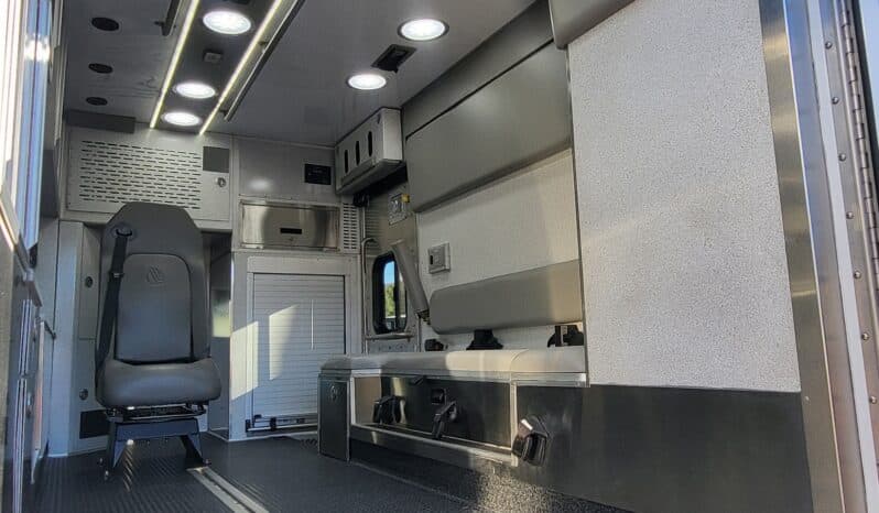 
								New F550 4×4 6.7L Road Rescue Stock Build Remount Ambulance full									