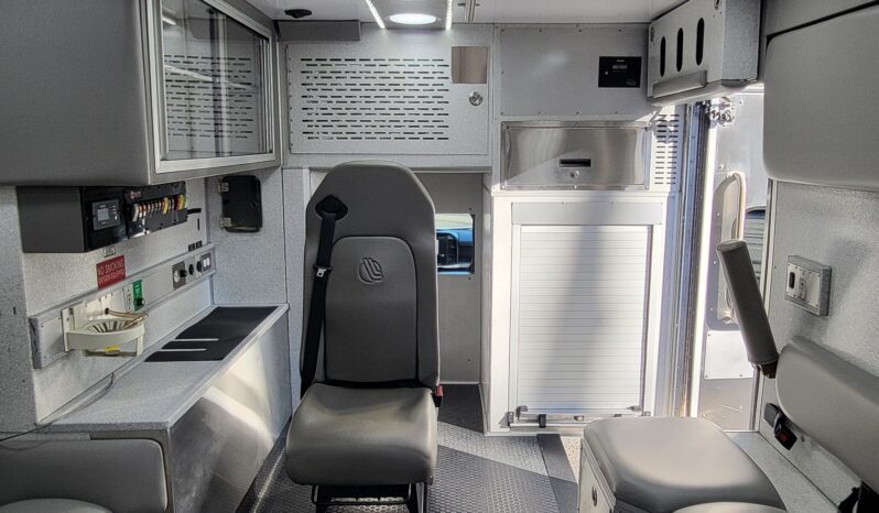 
								New F550 4×4 6.7L Road Rescue Stock Build Remount Ambulance full									