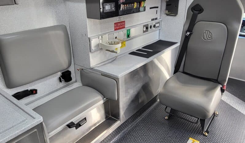 
								New F550 4×4 6.7L Road Rescue Stock Build Remount Ambulance full									