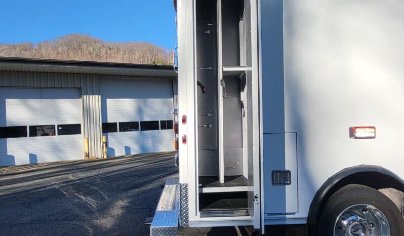 
								New F550 4×4 6.7L Road Rescue Stock Build Remount Ambulance full									