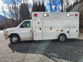 2016 E450 V10 Gas Demers Ambulance