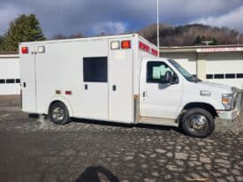 2016 E450 V10 Gas Demers Ambulance