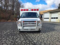 
										2016 E450 V10 Gas Demers Ambulance full									