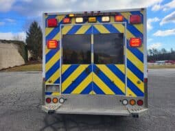 
										2016 E450 V10 Gas Demers Ambulance full									