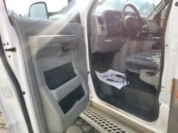 
										2016 E450 V10 Gas Demers Ambulance full									