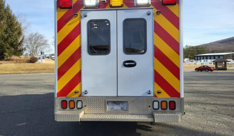 
								2016 F450 Wheeled Coach Ambulance full									