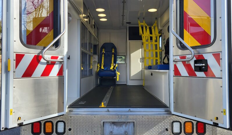 
								2016 F450 Wheeled Coach Ambulance full									