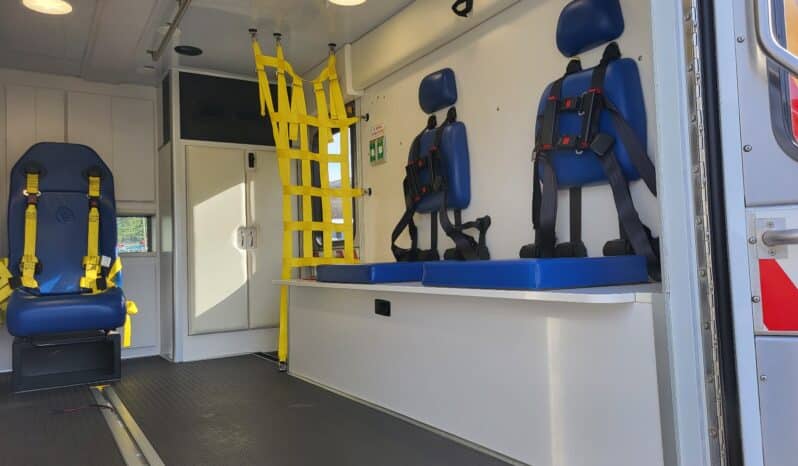 
								2016 F450 Wheeled Coach Ambulance full									