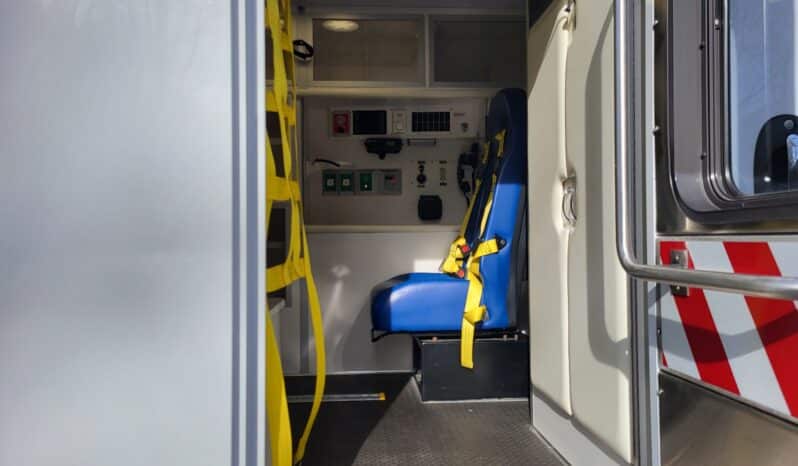 
								2016 F450 Wheeled Coach Ambulance full									
