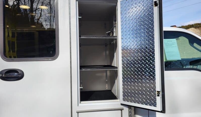 
								2016 F450 Wheeled Coach Ambulance full									