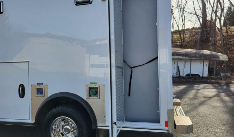 
								2016 F450 Wheeled Coach Ambulance full									