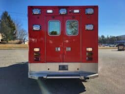 
										2015 F450 4×4 6.7L Life Line Ambulance with STRYKER Power-LOAD and POWER PRO XT Cot full									