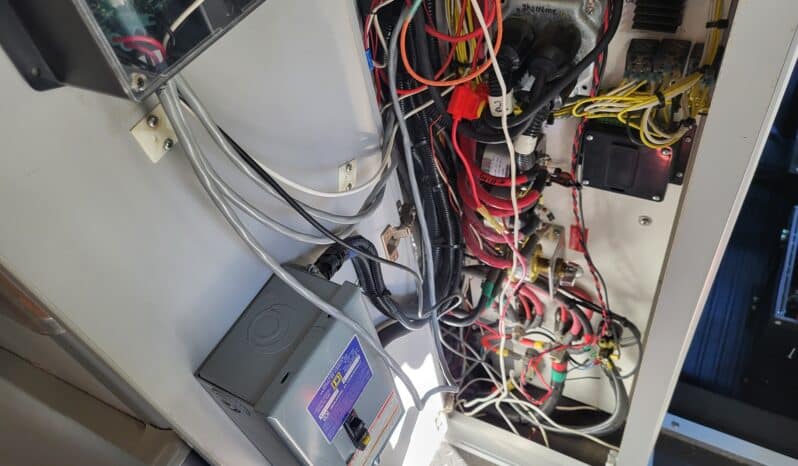 
								2007 G3500 6.6L Wheeled Coach Ambulance w 65k miles full									