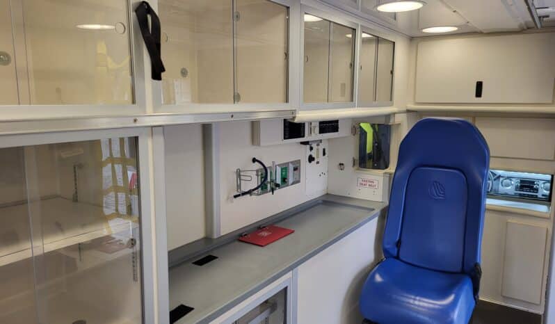 
								2015 F450 4×4 Wheeled Coach Ambulance, Only 38k miles full									