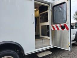 
										2015 F450 4×4 Wheeled Coach Ambulance, Only 38k miles full									