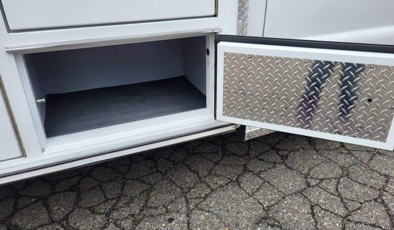 
								2015 F450 4×4 Wheeled Coach Ambulance, Only 38k miles full									